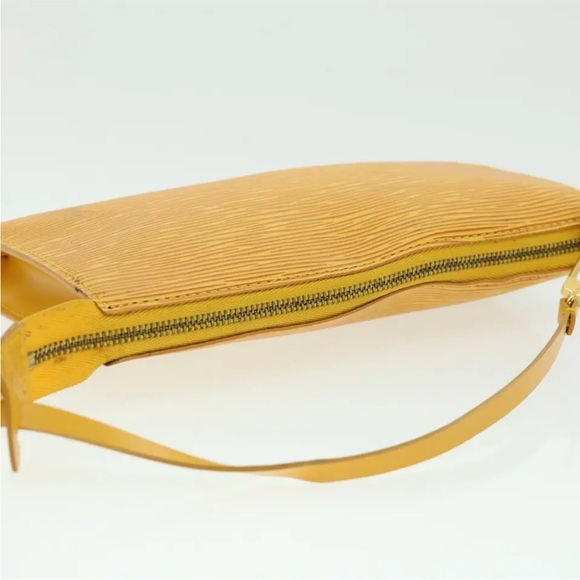 Louis Vuitton Epi Mini Pochette - Picture 9 of 11